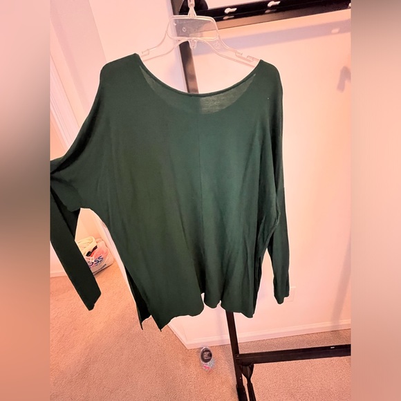 Green Oversized LS Top - Picture 4 of 4